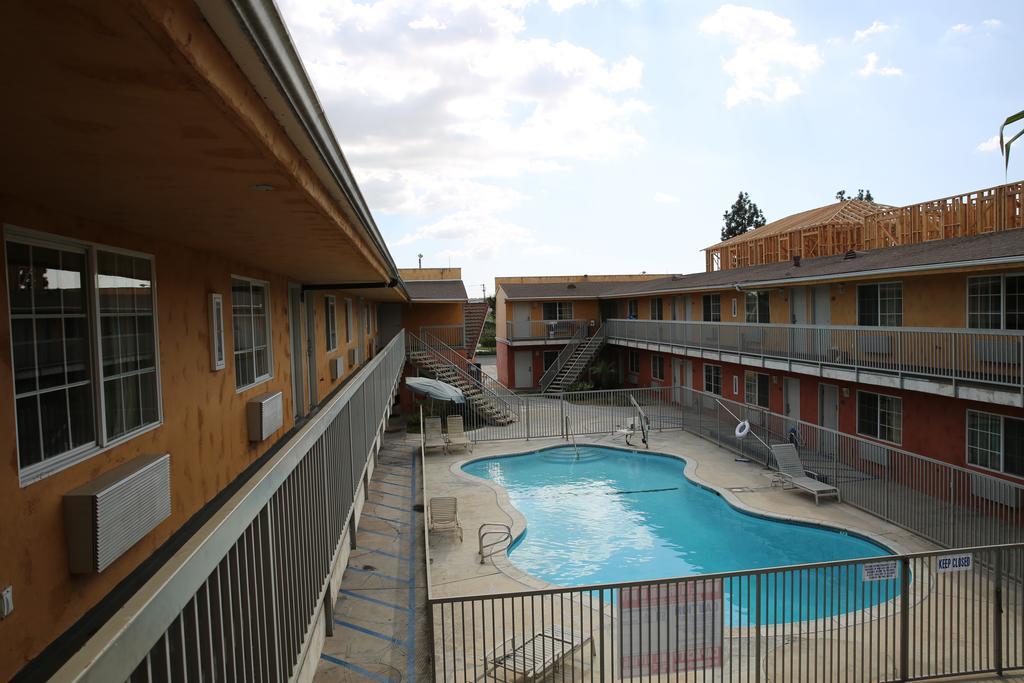 Chateau Inn & Suites Downey Eksteriør bilde