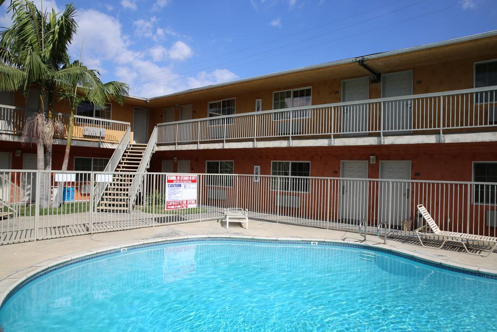 Chateau Inn & Suites Downey Eksteriør bilde