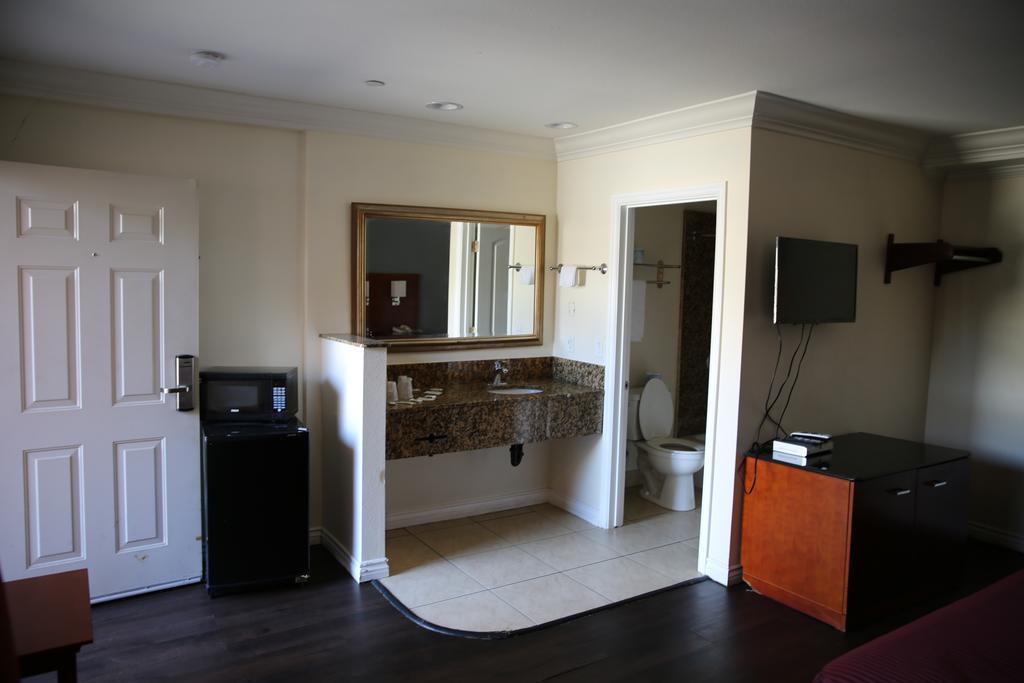 Chateau Inn & Suites Downey Eksteriør bilde